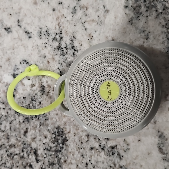 Hushh wireless white noise sound machine - Picture 1 of 5